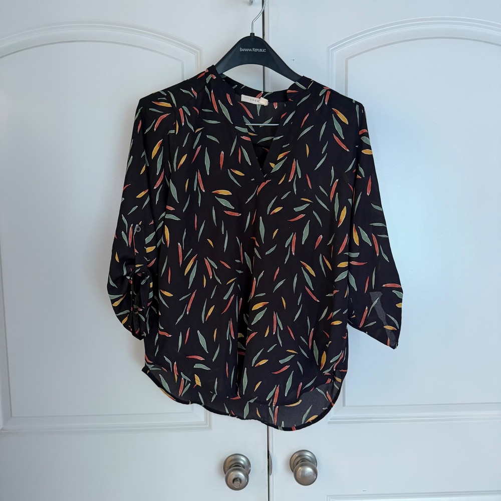 Lush Womens V-Neck Roll Tab Sleeve Abstract Leaf Print Blouse Black Medium